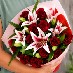 Lily and roses bouquet